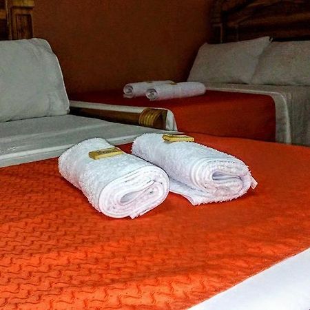 Hotel Las Guacamayas Гуатапе Екстер'єр фото